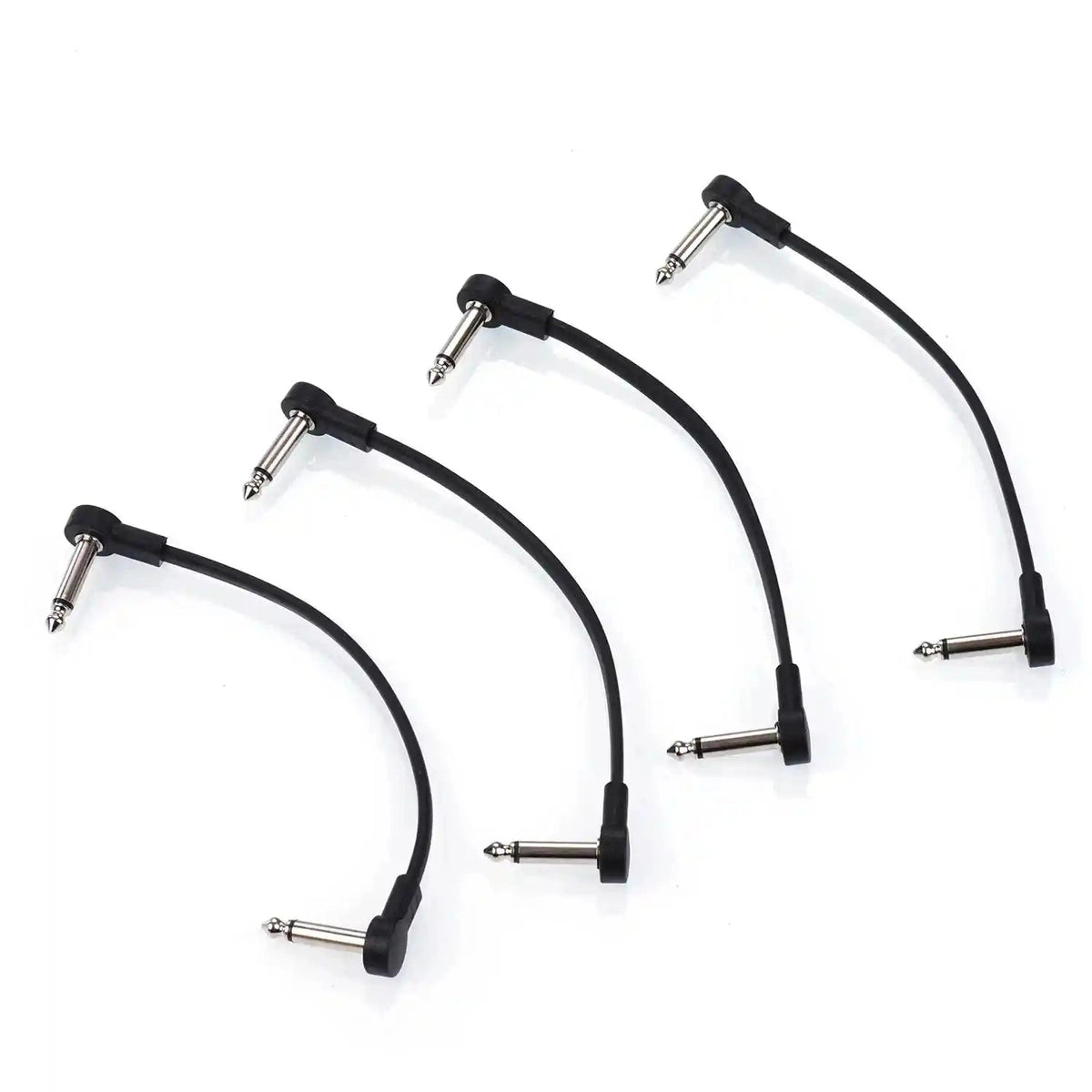 Set of 4 Ggiant AC-8 pedal patch cables with 15 cm length and right-angle connectors, ideal for organized pedalboards and signal clarity.