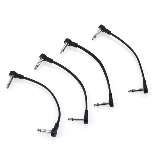 Set of 4 Ggiant AC-8 pedal patch cables with 15 cm length and right-angle connectors, ideal for organized pedalboards and signal clarity.