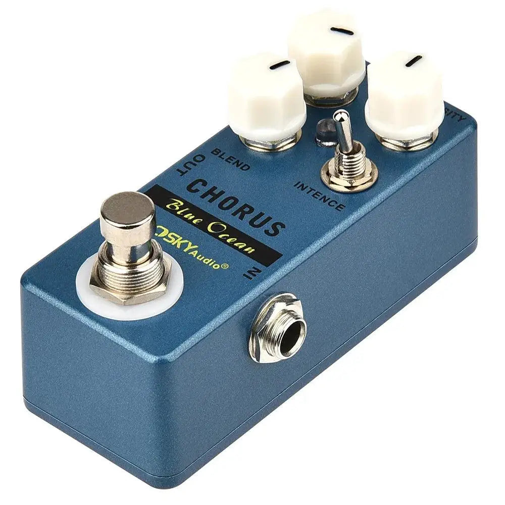 Moskyaudio Blue Ocean Chorus Pedal with 3 knobs for blend, intensity, and level. Compact metal design, 9V power input, ideal for guitar effects.